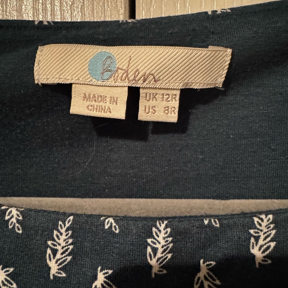 Boden Forest Green with White Pattern Pemplum-Like Blouse - Size 8 - Picture 3 of 5